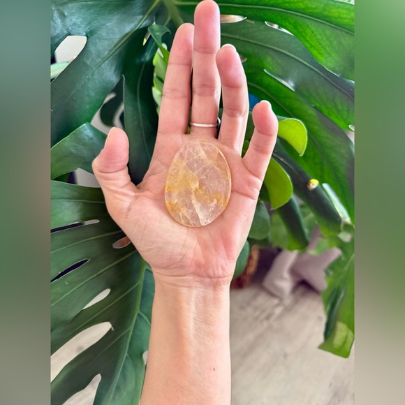 Golden Healer palmstone - Picture 4 of 4